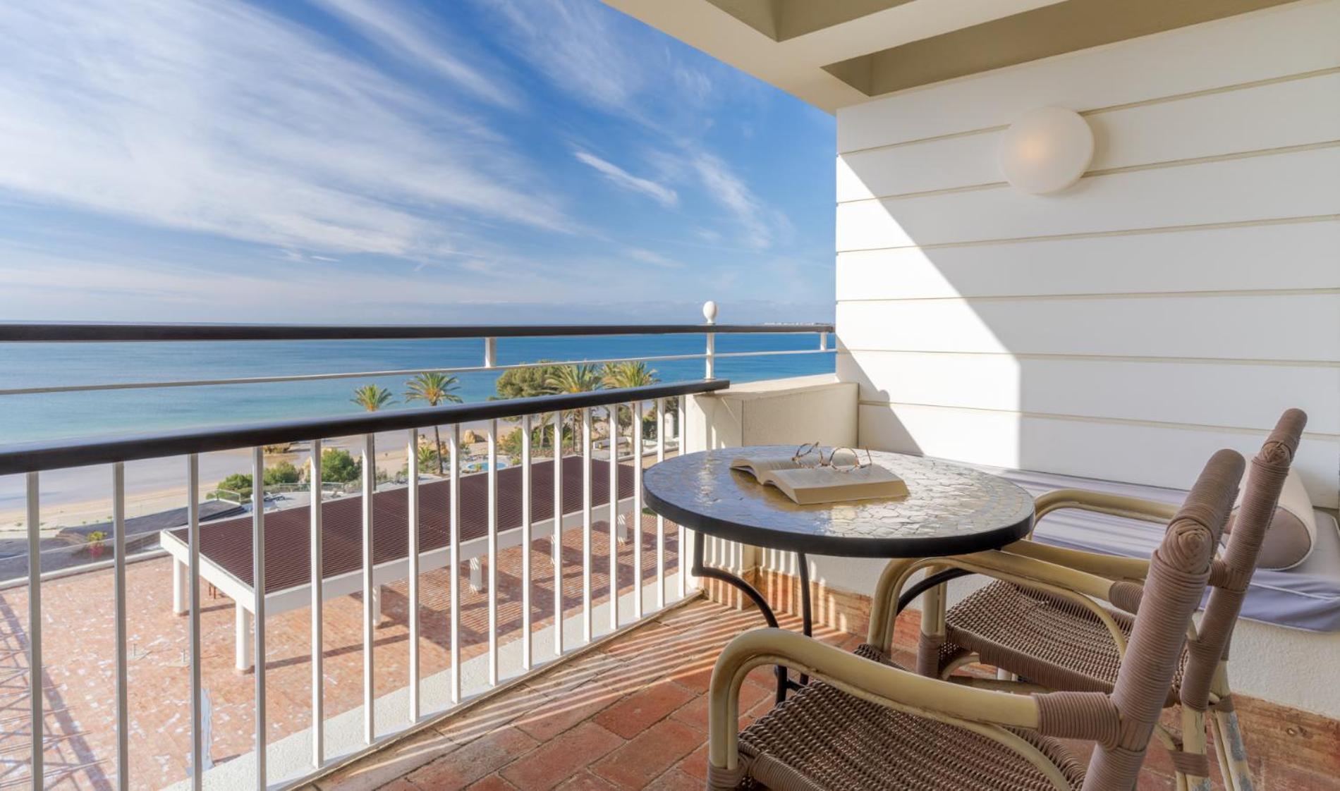 Pestana Alvor Praia Premium Beach & Golf Resort Exterior foto A balcony